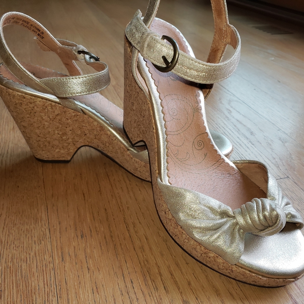 Clarks Indigo Gold Metallic Wedges Sandals